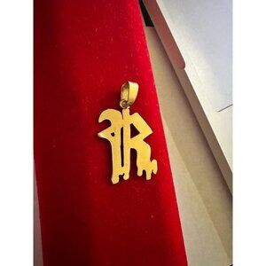 18K Gold Yellow Pendant  Initial Letter R 3.12 grs